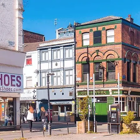 Lewis 3 Well Located Northern Quarter Sleeps Upto 8