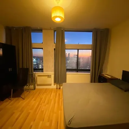 En-suite Double In A Shared In Centre *