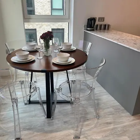 Apartment Crown X Chapel *