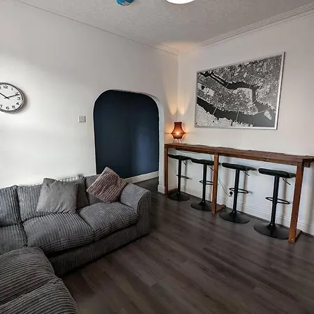 Gloucester Pl - Affordable 3 Bed House * Manchester