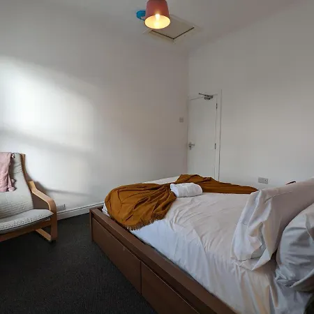 Gloucester Pl - Affordable 3 Bed House * Manchester