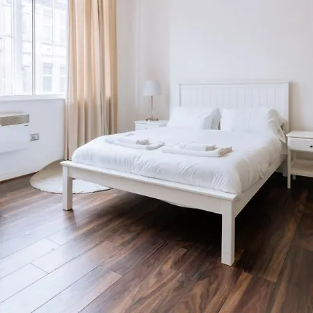 Bright 2bd Flat In Apartment Manchester