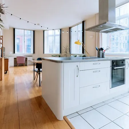 Bright 2bd Flat In Apartment Manchester