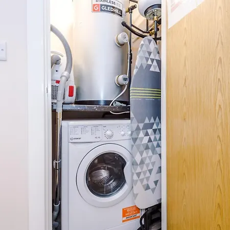 Weelky And Monthly Bookings At Cassia Unit - Telly Homes Ltd -brand New 1 Bedroom Salford,