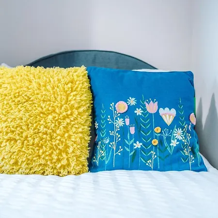 Weelky And Monthly Bookings At Cassia Unit - Telly Homes Ltd -brand New 1 Bedroom Salford, Апартаменты