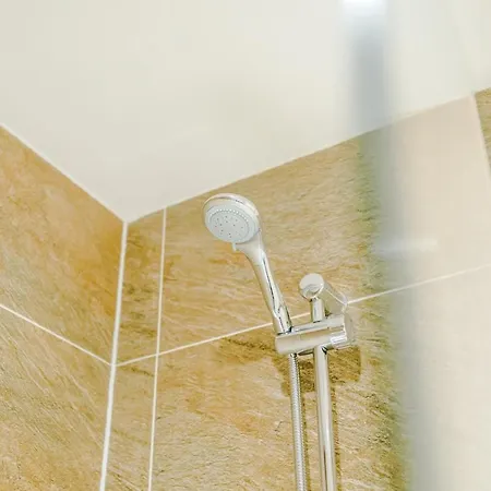 Апартаменты Weelky And Monthly Bookings At Cassia Unit - Telly Homes Ltd -brand New 1 Bedroom Salford, Манчестер