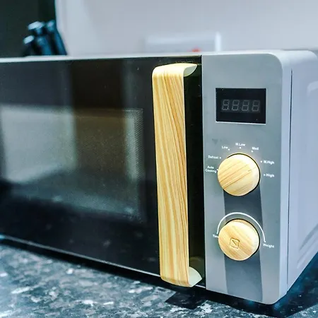 Weelky And Monthly Bookings At Cassia Unit - Telly Homes Ltd -brand New 1 Bedroom Salford, Манчестер