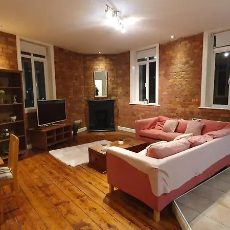 Delightful Period Conversion مانشستر