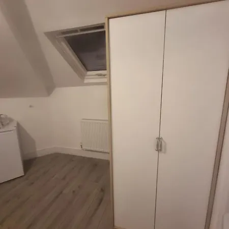Homestay 4 With Bathroom In Levenshulme *