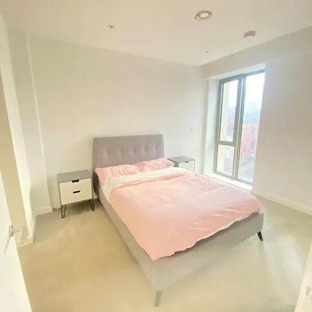 Apartament Captivating 2-bed In Salford *