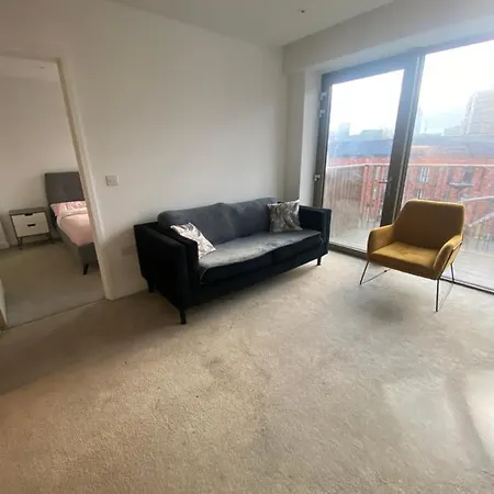 アパート Captivating 2-bed In Salford *