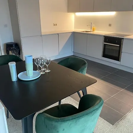 Apartament Captivating 2-bed In Salford Manchester