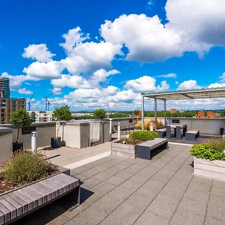 Hilltop Serviced - Ancoats Apartment *