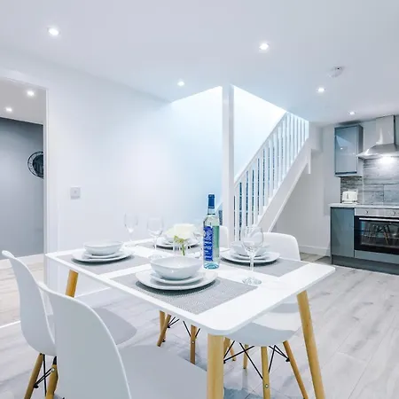 アパート The Ecclesian - Upscale Near Trafford Centre & Eccles Train Station *