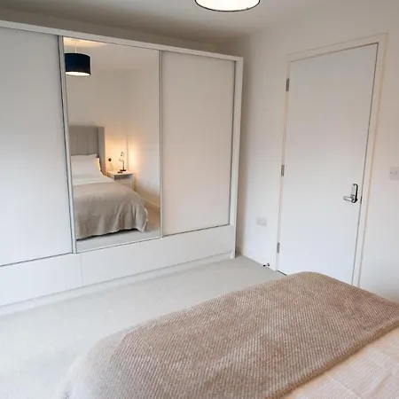 Holiday home Beautiful 2bd House Minutes From Manchester