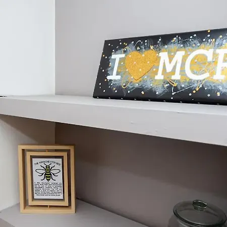 Lovely 2 Bedroom Flat 5 Min To Centre With Parking Apartment *