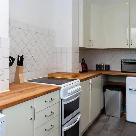 Lovely 2 Bedroom Flat 5 Min To Centre With Parking Apartment Manchester