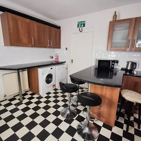 Old Trafford City Centre Events 4 Bedrooms 6 Sleeps 3 - 8 Manchester