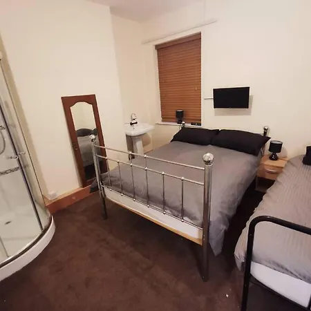 Old Trafford City Centre Events 4 Bedrooms 6 Sleeps 3 - 8 Manchester