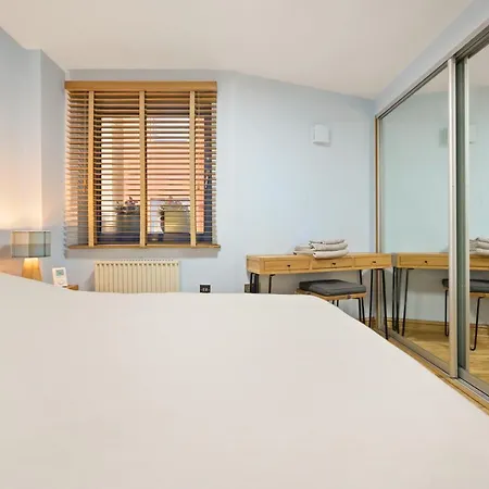 Lovely 2 Double Bedroom Flat With Patio