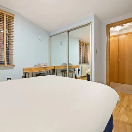 Apartment Lovely 2 Double Bedroom Flat With Patio Manchester