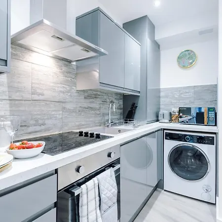 Apartment The Ecclesian - Upscale Near Trafford Centre & Eccles Train Station