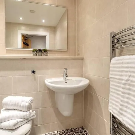 City Centre - Ideal For Longer