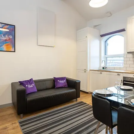 Pillo Serviced - Salford Apartment