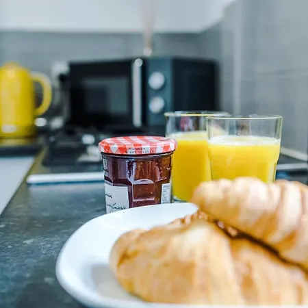 Half Mile To Etihad Stadium & Coop Arena, Free Parking, 6 Ppl * Manchester