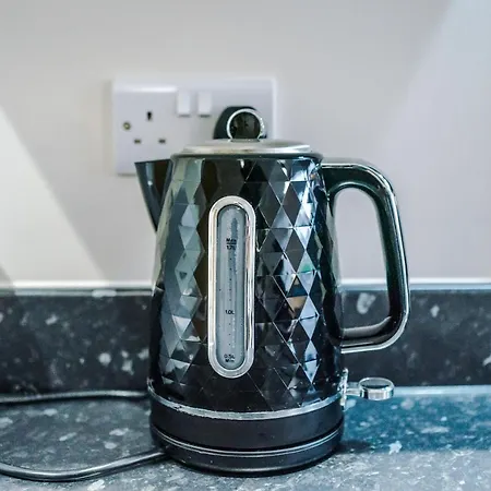 Weelky And Monthly Bookings At Cassia Unit - Telly Homes Ltd -brand New 1 Bedroom Salford,