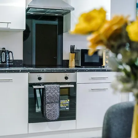 Weelky And Monthly Bookings At Cassia Unit - Telly Homes Ltd -brand New 1 Bedroom Salford, *