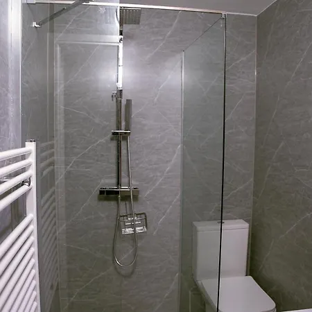 Rostron House Гостевой дом Манчестер