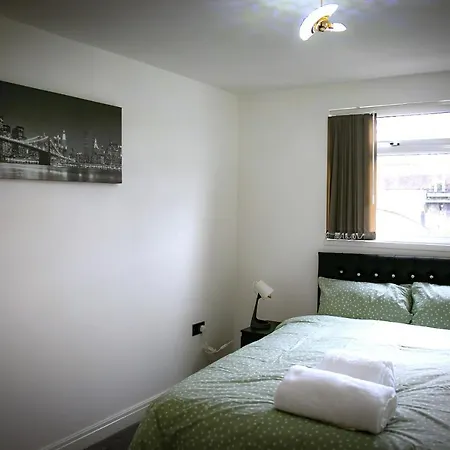 Rostron House Konukevi Manchester