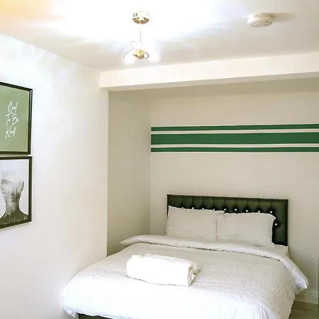 Rostron House マンチェスター