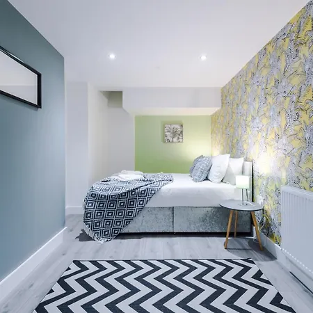 アパート The Ecclesian - Upscale Near Trafford Centre & Eccles Train Station マンチェスター