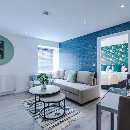Apartment The Ecclesian - Upscale Near Trafford Centre & Eccles Train Station