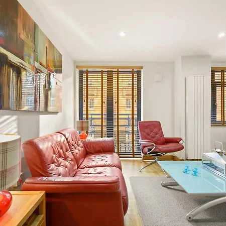 Apartment Lovely 2 Double Bedroom Flat With Patio Manchester