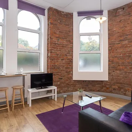 Pillo Serviced - Salford Manchester