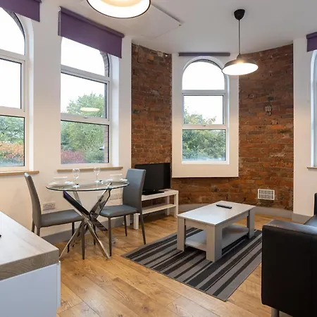 Pillo Serviced - Salford Apartment Manchester