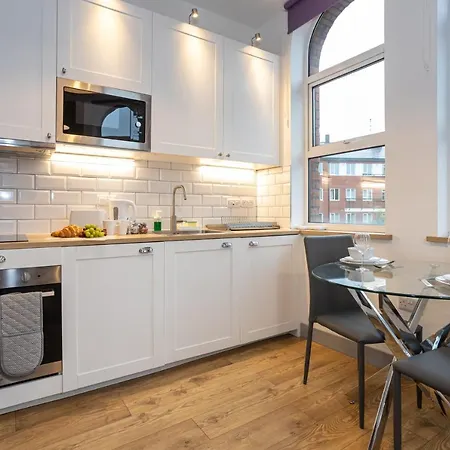 Pillo Serviced - Salford Apartment