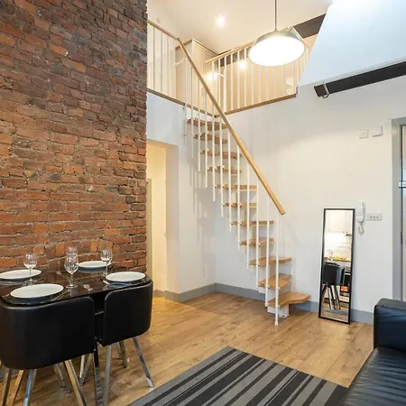 Pillo Serviced - Salford * Mánchester