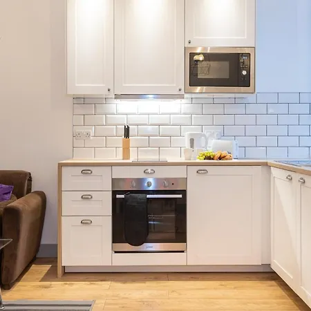 Pillo Serviced - Salford Apartment Manchester