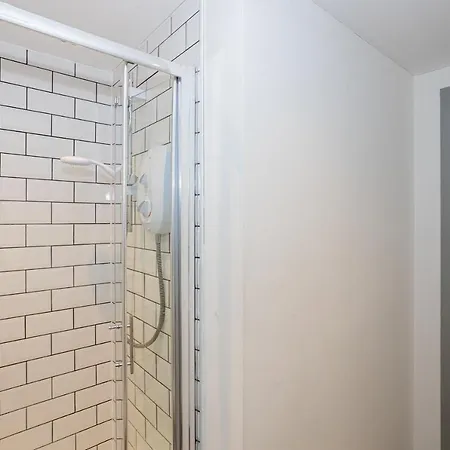 Pillo Serviced - Salford *