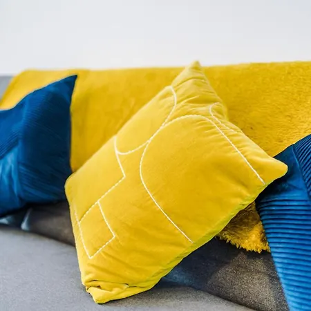 Half Mile To Etihad Stadium & Coop Arena, Free Parking, 6 Ppl Holiday home *