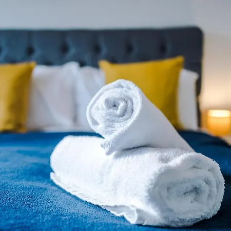Holiday home Half Mile To Etihad Stadium & Coop Arena, Free Parking, 6 Ppl Manchester