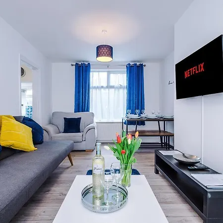 Half Mile To Etihad Stadium & Coop Arena, Free Parking, 6 Ppl Holiday home Manchester