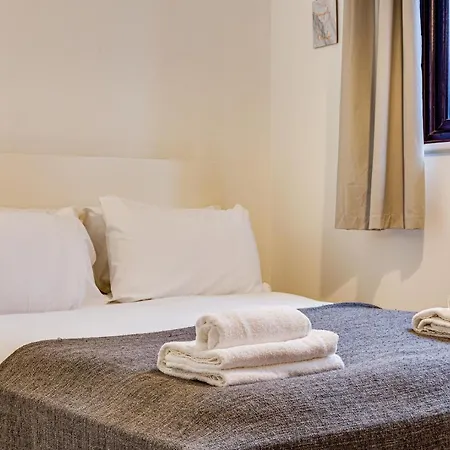 Centrally Located Elegant 2 Bed House In Chorlton マンチェスター