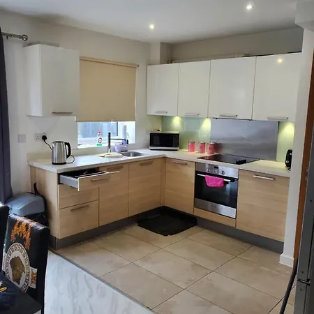 Beautiful & Elegant 2 Bed House 아파트 *
