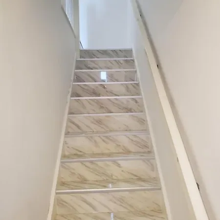 Beautiful & Elegant 2 Bed House *