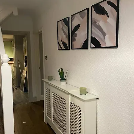 Apartament Large House In
